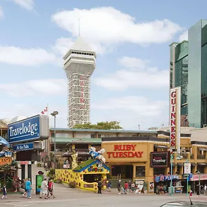 Travelodge By Wyndham At The Falls מלון